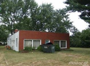 1115 Charlotte St, Mishawaka, IN 46545