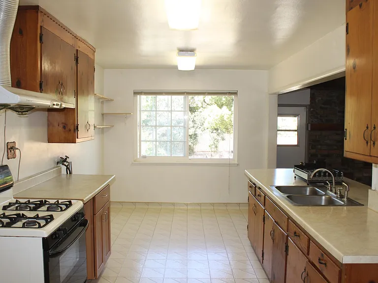2953 Olive Ave — Photo 10
