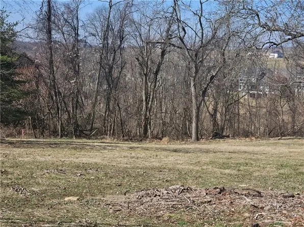 501A Bower Hill Rd, Venetia, PA 15367