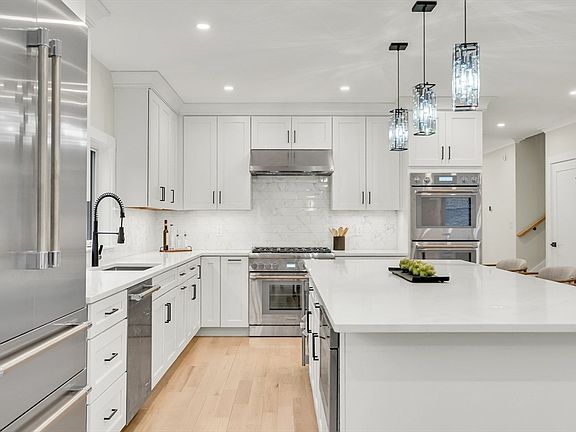 3rd image of 383 Marrett Rd
