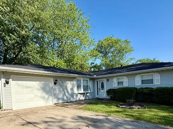 7407 Taney Pl, Merrillville, IN 46410