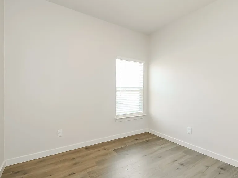 1500 Harvester Dr — Photo 13