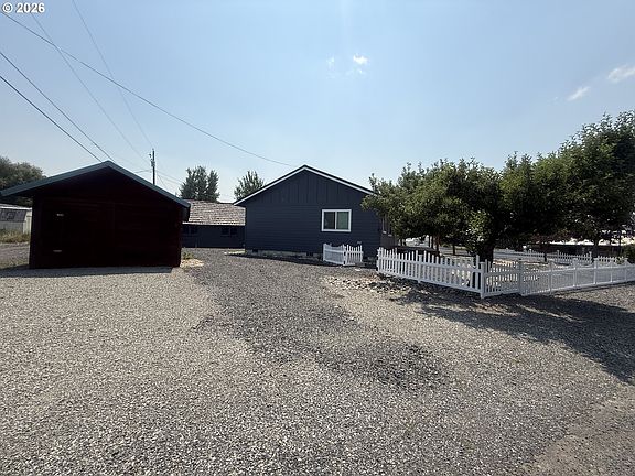 2nd image of 216 B Ave