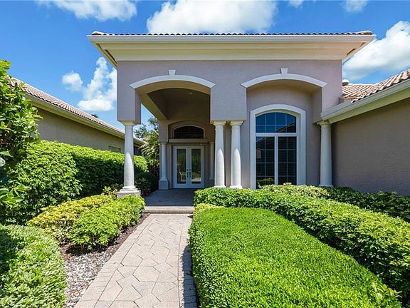 3rd image of 840 Villa Florenza DR