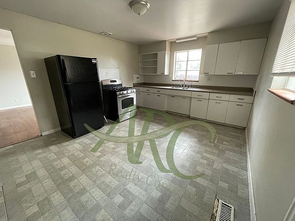 4th image of 2210 Court St