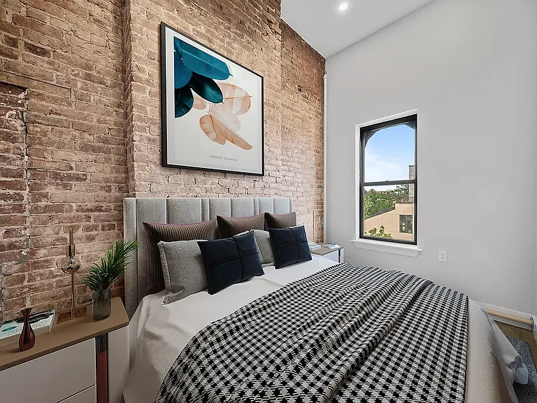152 Patchen Ave #4R — Photo 1