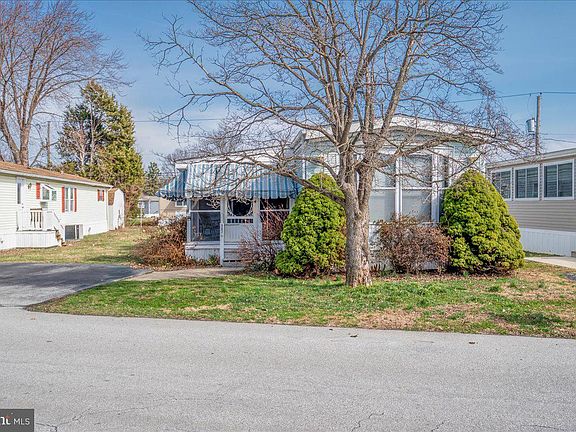 2nd image of 907 10th Ave #714