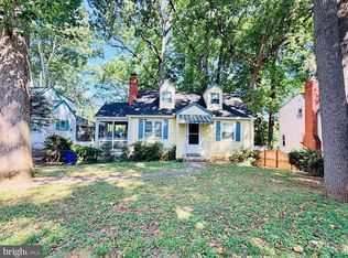 907 Heron Dr, Silver Spring, MD 20901