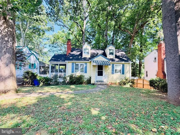 907 Heron Dr, Silver Spring, MD 20901