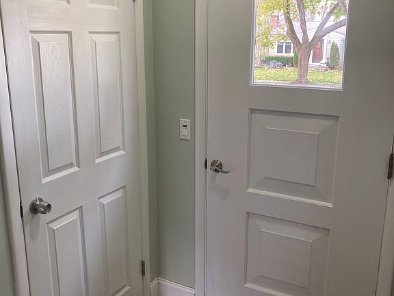 2nd image of 147 Roselawn Cres