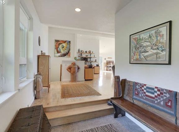 5th image of 86 N Knoll Crest Dr