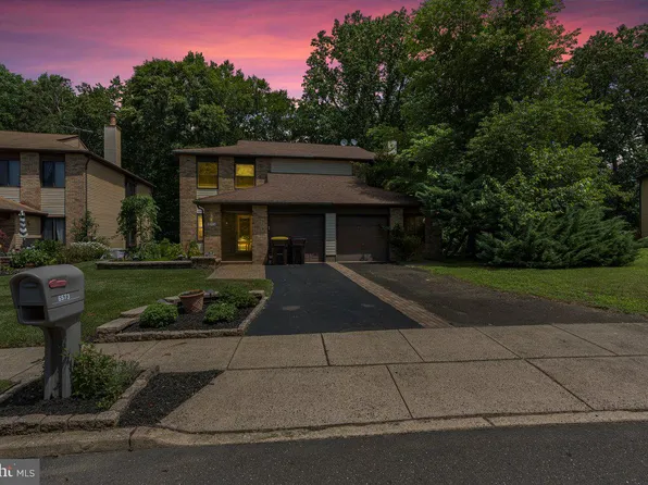 6569 Senator Ln, Bensalem, PA 19020