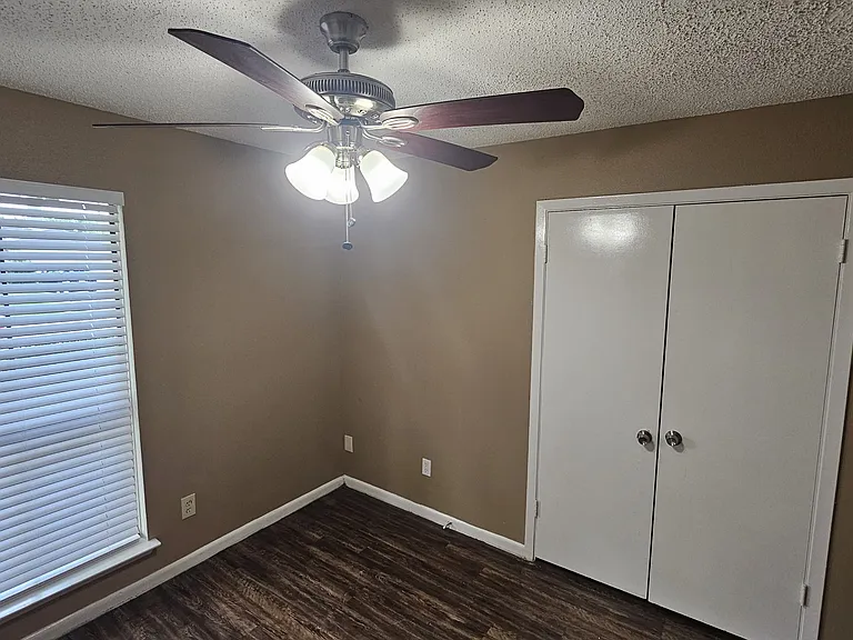 4250 Southchase Ln — Photo 13