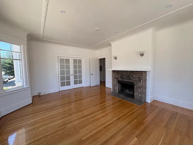 1803 Judah St #1 — Photo 11