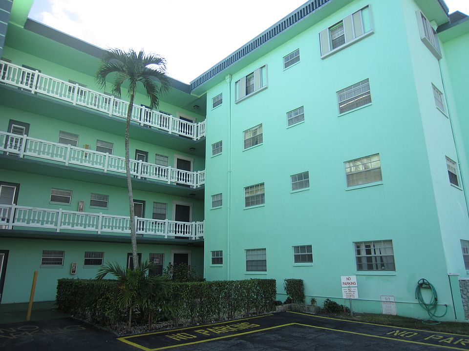 1st image of 4141 NW 44th Ave APT 318