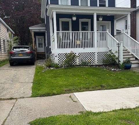 2nd image of 106 W Mohawk St