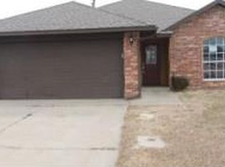 405 SW 39th St, Moore, OK 73160