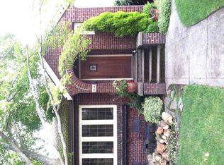 7736 19th Ave NE, Seattle, WA 98115