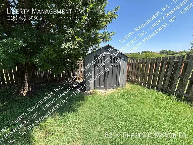 8214 Chestnut Manor Dr — Photo 25