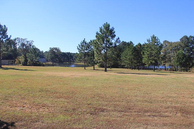 1st image of 140 Sweetwater Dr