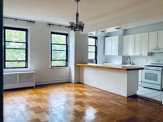 Rented by Level Group | media 1