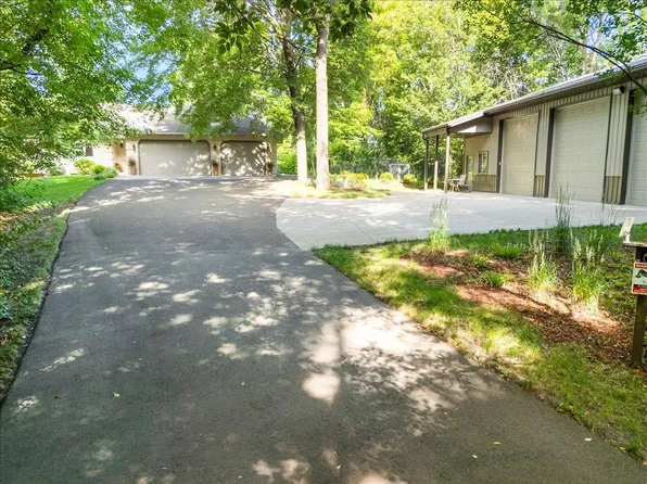 21824 Quincy St NE, East Bethel, MN 55011