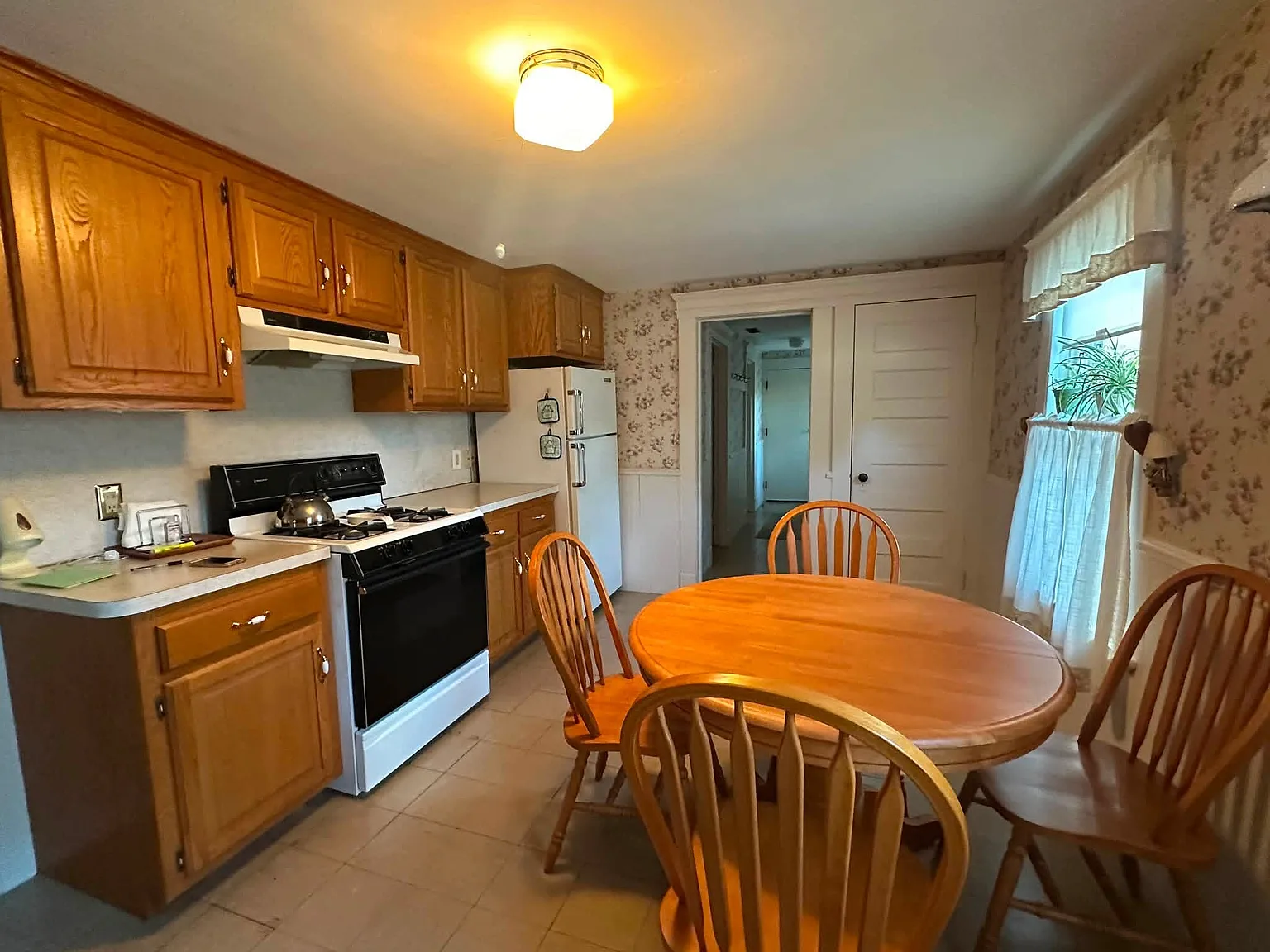 2 bed, 1260 sqft, $2,400 — Photo 4