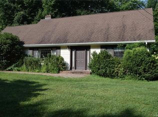 17 Greenlawn Rd, Katonah, NY 10536