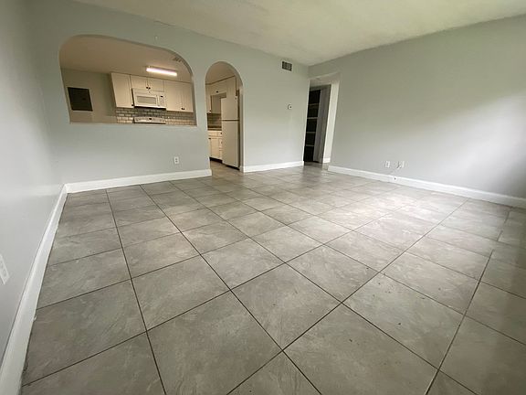 3rd image of 3204 Louisiana Ave Unit B