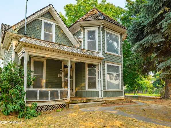 203 N 9th St, Yakima, WA 98901