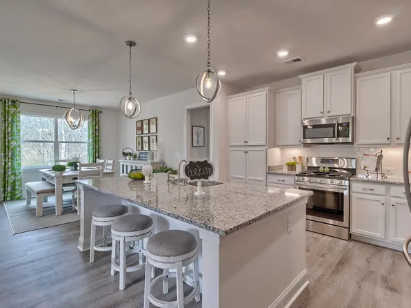 156 Bolter Ln, Elgin, SC 29045