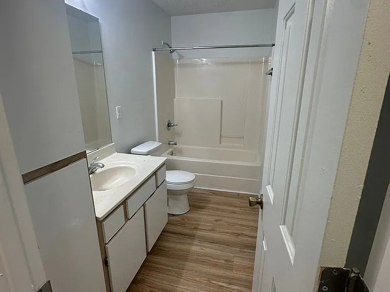 Arlington Apartments — Photo 160