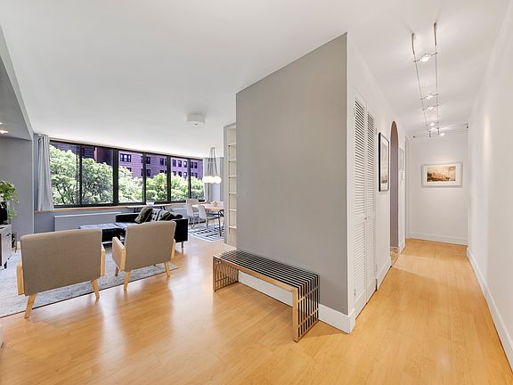 3rd image of 250 W 89th St APT 3M