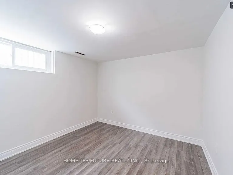 102 Golfhaven Dr #BASEMENT — Photo 9