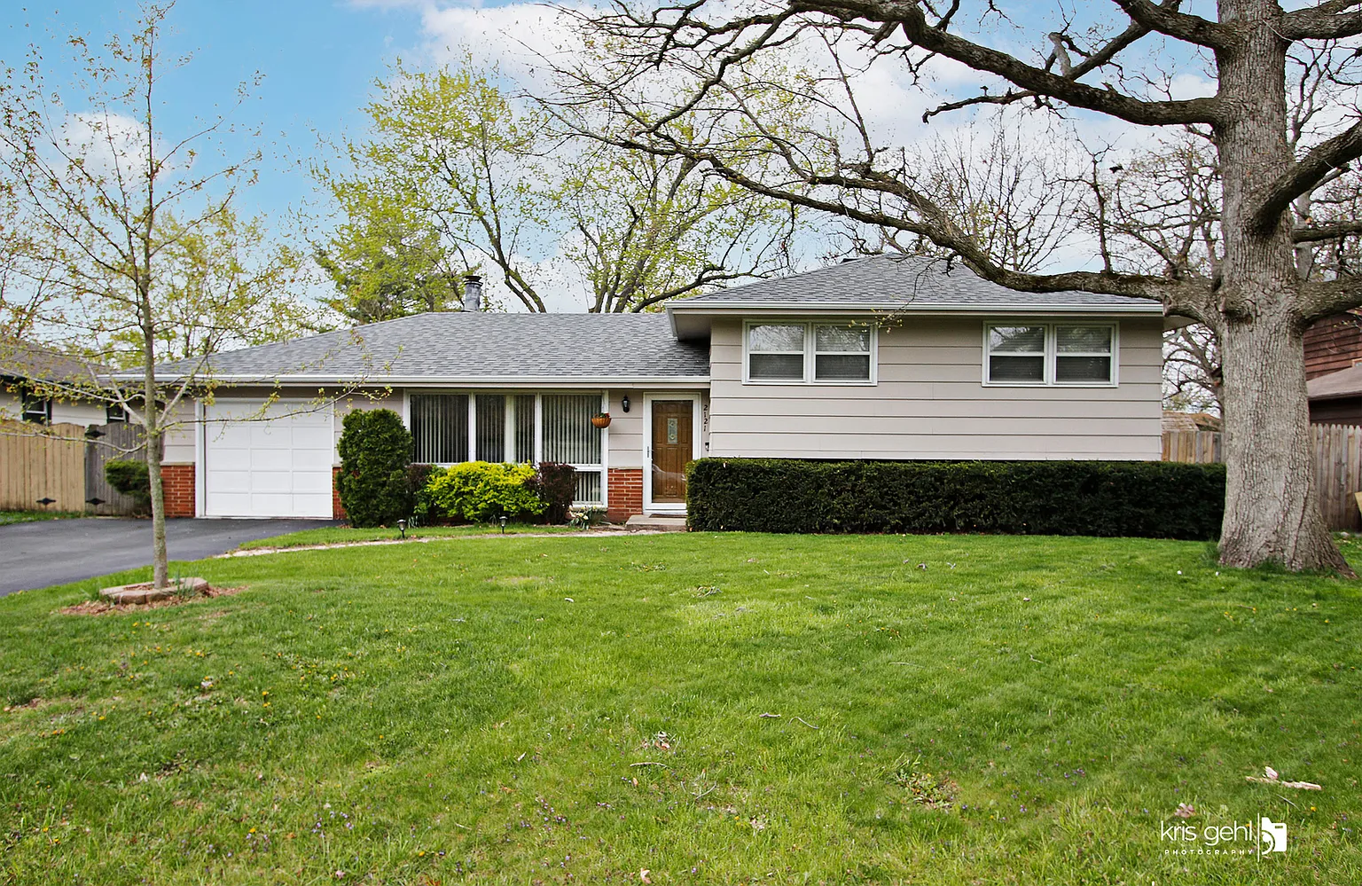 2121 Burr Oak Ln photo 1