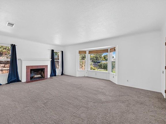 5th image of 335 W Dakota Ave