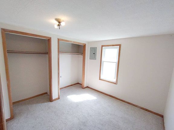 4th image of 208 E Vine St