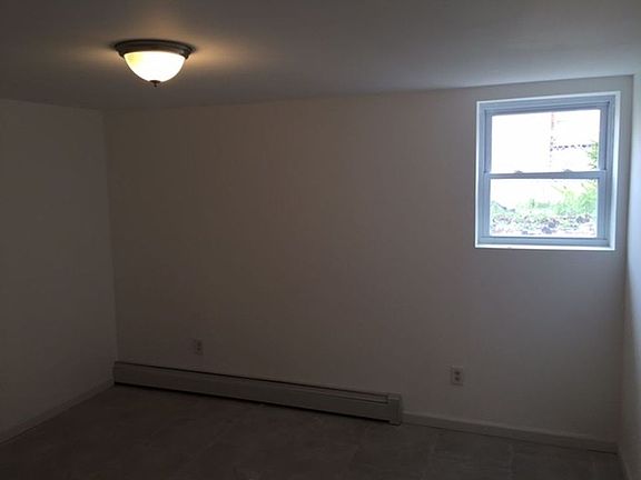 3rd image of 145-01 184 Ave