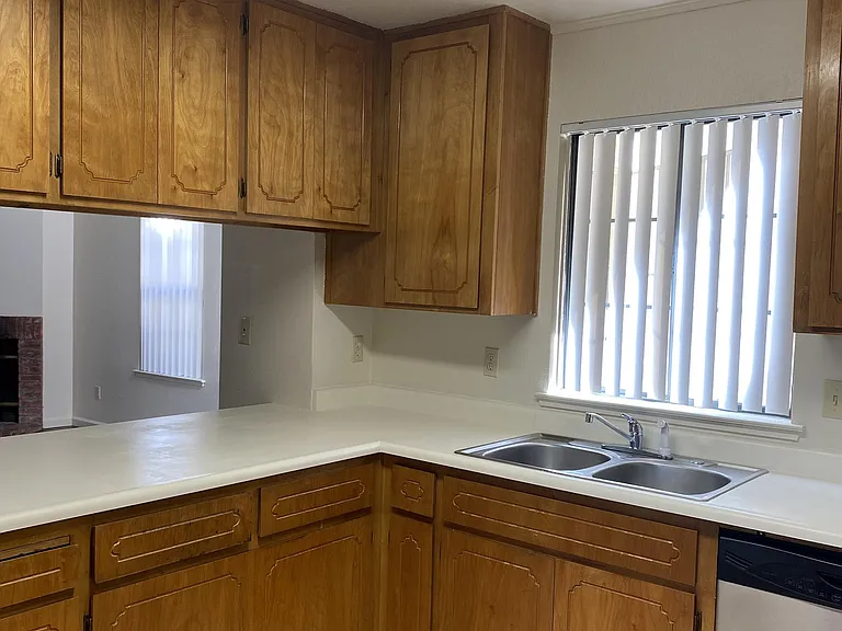1809 La Corunna Pl #A — Photo 22
