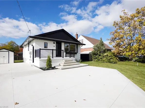 136 Warren Ave, Hamilton, ON L9A 3E1