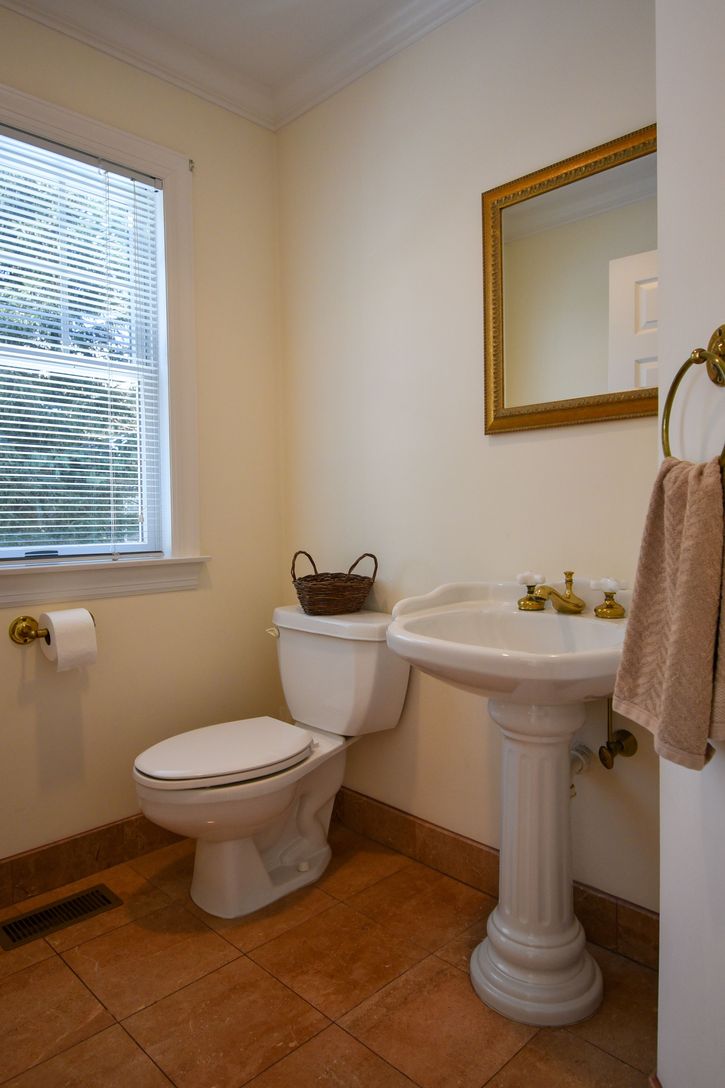  Powder Room