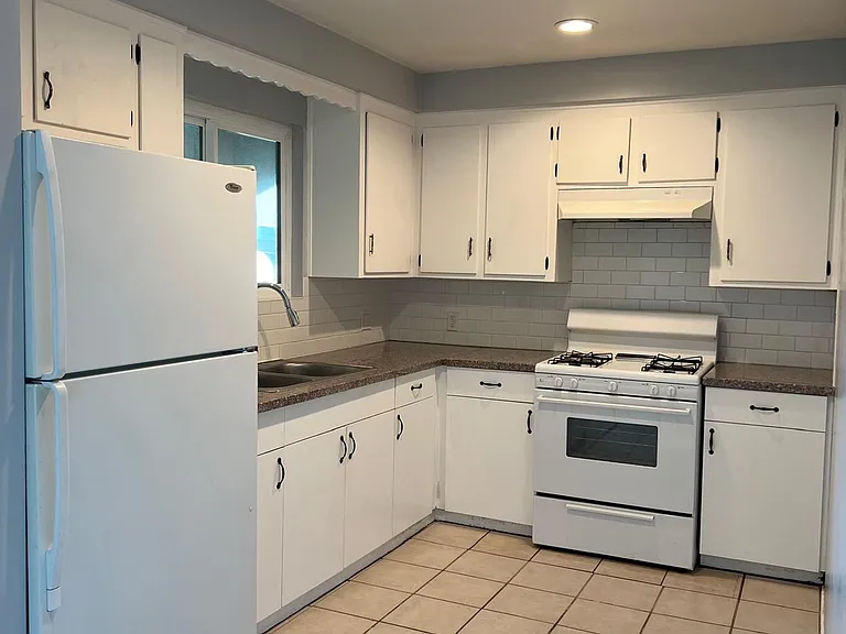 127 Wilson Ave #1 — Photo 2