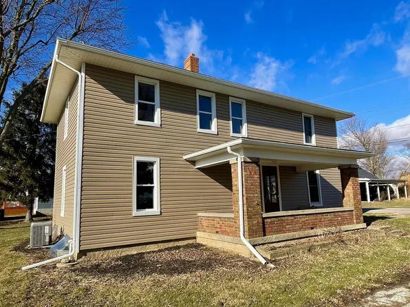 2 Preble St, College Corner, OH 45003