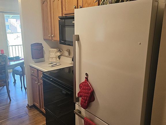 5th image of 1900 River Rd APT G1