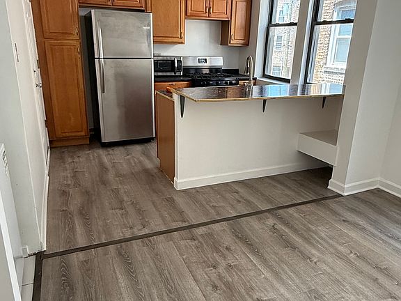 4th image of 3538 S King Dr #2N