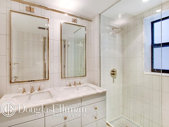 4th image of 37 Crosby St APT 3