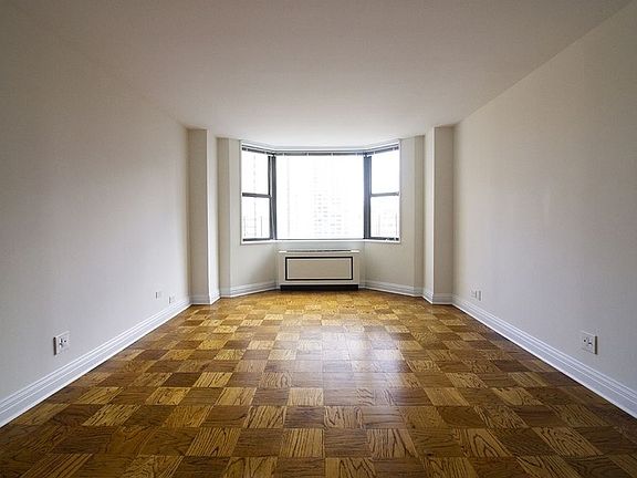 3rd image of 400 E 71st St APT 17C