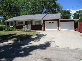 918 W Beech St, Cherokee, IA 51012