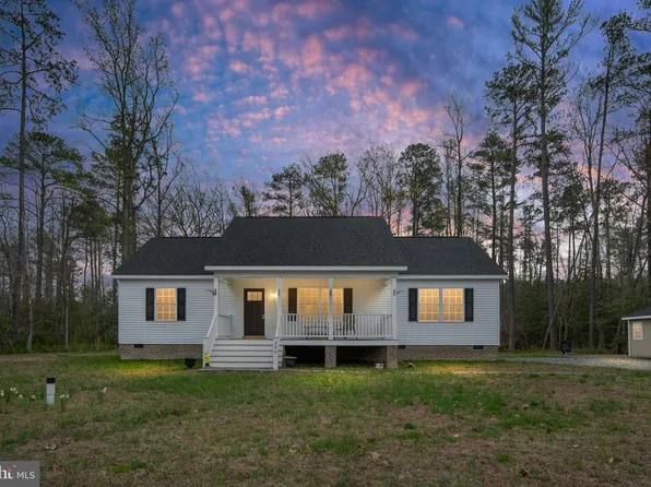 300 River Oaks Rd, Center Cross, VA 22437