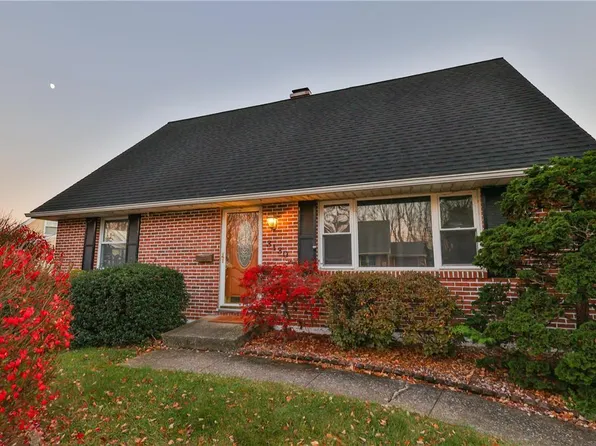 3130 E Birch Cir, Whitehall, PA 18052